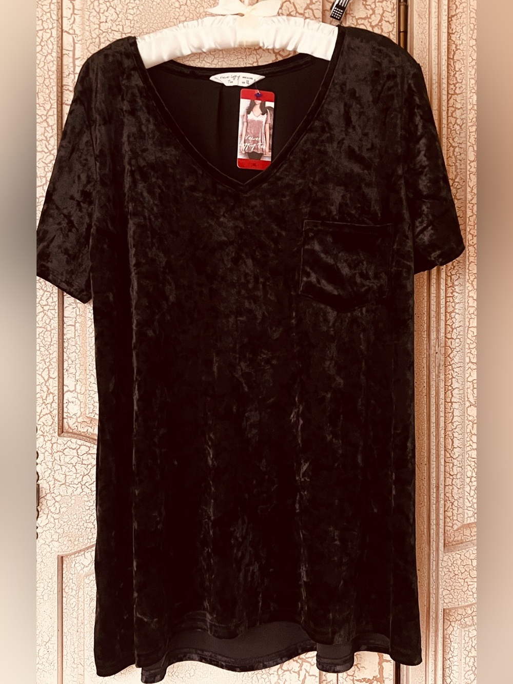 Velvet Legging Tee Black Size XL V-Neck Shirt Top Blouse Short Sleeve NWT